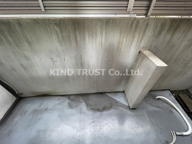 バルコニー　外からの目が気にならないバルコニーで洗濯物が干せます