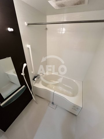 バス・シャワールーム　アリビオ江坂垂水町　浴室