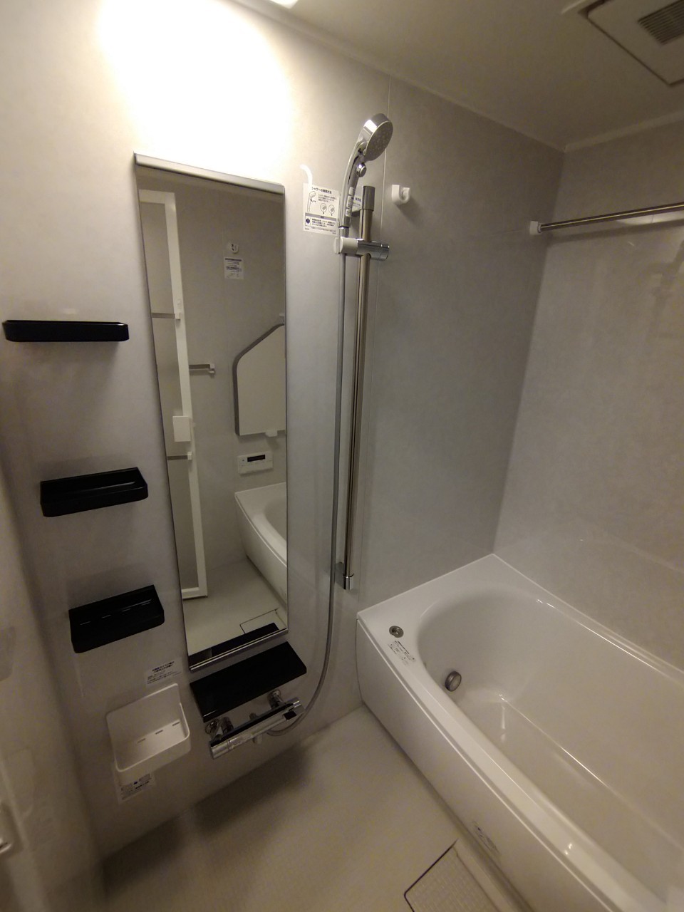 バス・シャワールーム　お風呂で日々の疲れを落としましょう