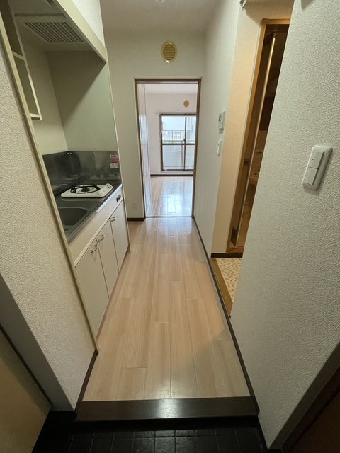 玄関　※別部屋参考写真