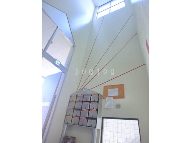 エントランス　エントランス吹き抜け。