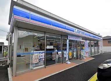コンビニ　ローソン小倉沼本町一丁目店（コンビニ）まで710m