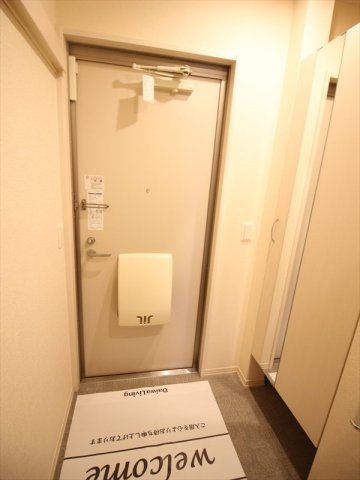 玄関　写真は別室