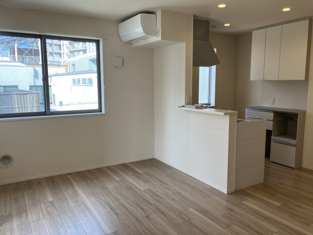 居室・リビング　同物件別部屋（301）の参考写真となります