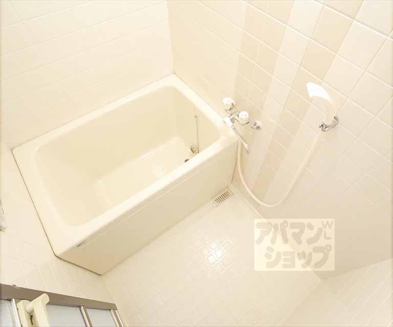 バス・シャワールーム　１０６号室写真使用。