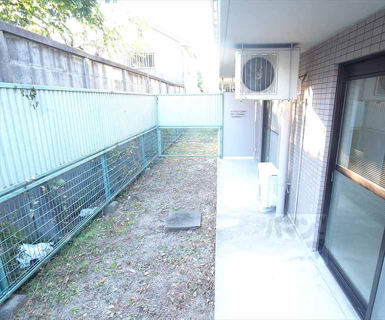 バルコニー　１０６号室写真使用。