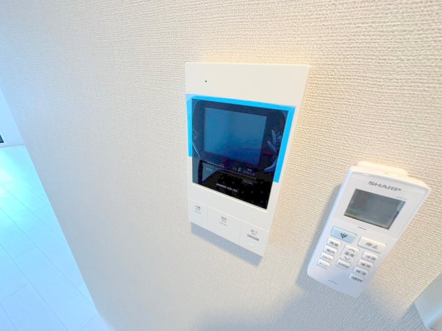 セキュリティ　TVモニターホンで来客が誰か確認してから開けて下さいね