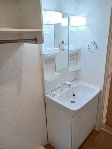 洗面設備　コンパクトで使いやすい洗面所