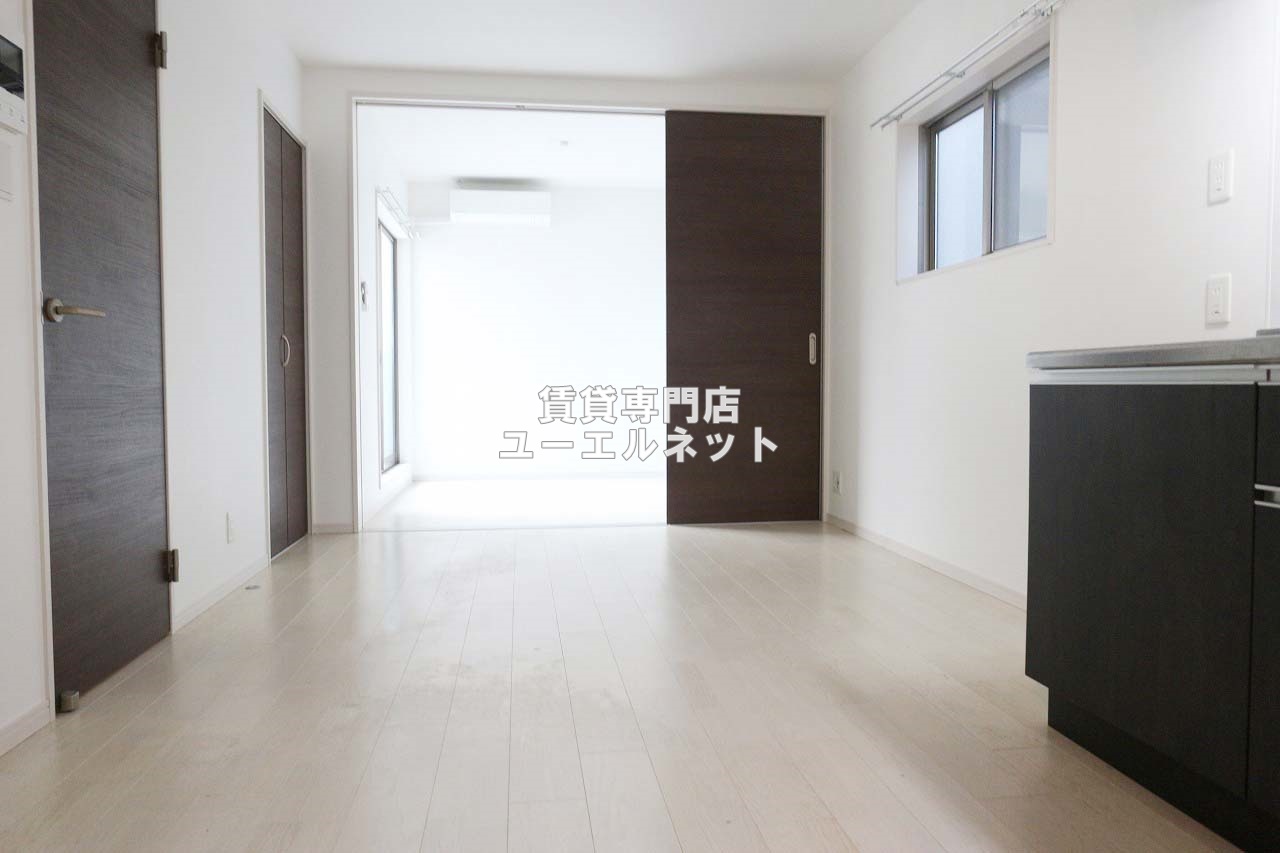 居室・リビング　ゆったりとくつろげる、落ち着きのある居室空間です