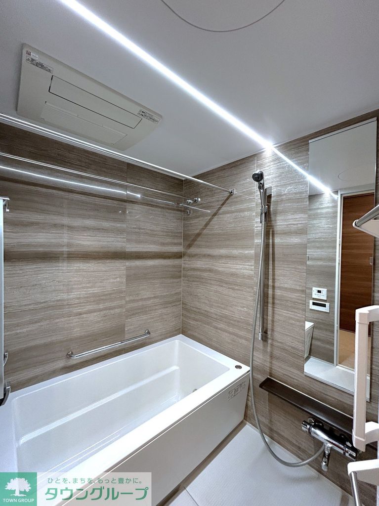 バス・シャワールーム　浴室乾燥機、追い焚き機能付バス