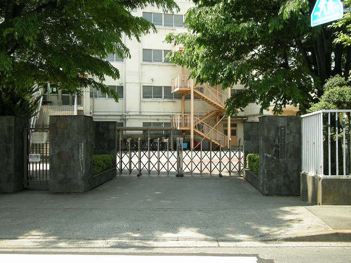 小学校　国分寺市立第三小学校（小学校）まで250m