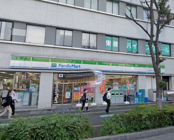 コンビニ　ファミリーマート 春日部中央一丁目店（コンビニ）まで108m