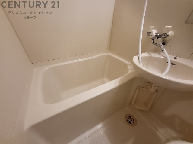 バス・シャワールーム　シンプルで機能的なユニットバスです♪