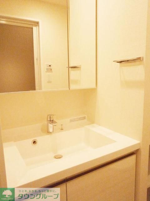 洗面設備　※写真は同タイプ住戸です。