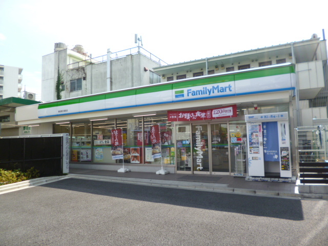 コンビニ　ファミリーマート雑色駅前広場前店（コンビニ）まで110m