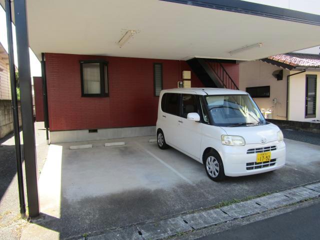 駐車場　駐車場