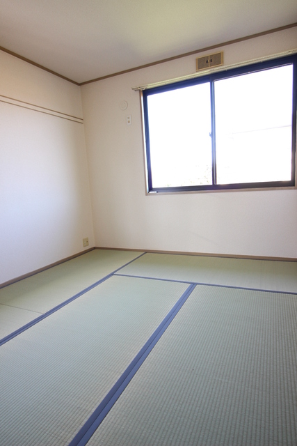 その他部屋・スペース　６帖の和室になります。