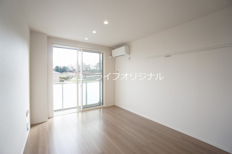 居室・リビング　南向きで日当りが良く明るいリビング！