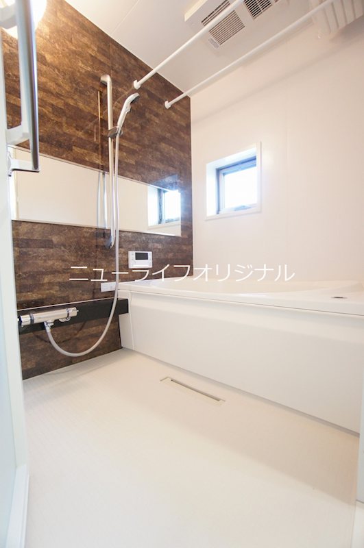 バス・シャワールーム　追焚機能はもちろん浴室乾燥機付きです！