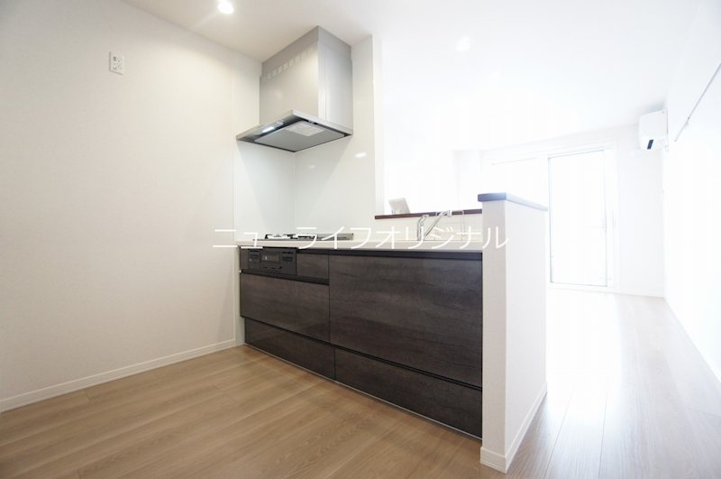 キッチン　グリル付3口コンロでお料理の幅も広がります♪