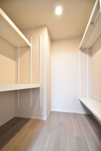 収納　洋室（6.0畳）ウォークインクロゼット