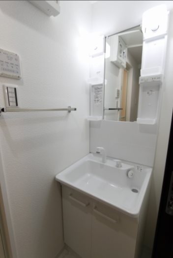 洗面設備　※同物件別号室参考写真