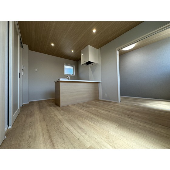 居室・リビング　※他のお部屋も写真となります。