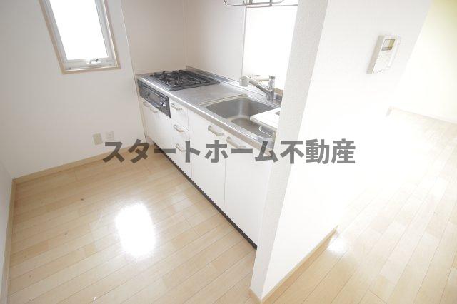 キッチン　コンパクトなキッチンで掃除もラクラク