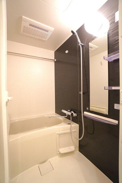 バス・シャワールーム　※写真は同タイプ住戸です。