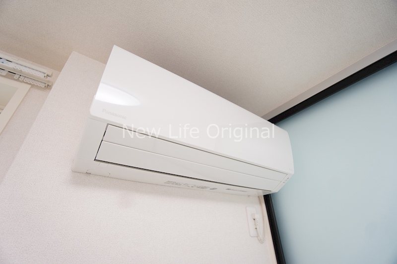 その他設備　リビングに1台エアコン完備しています♪