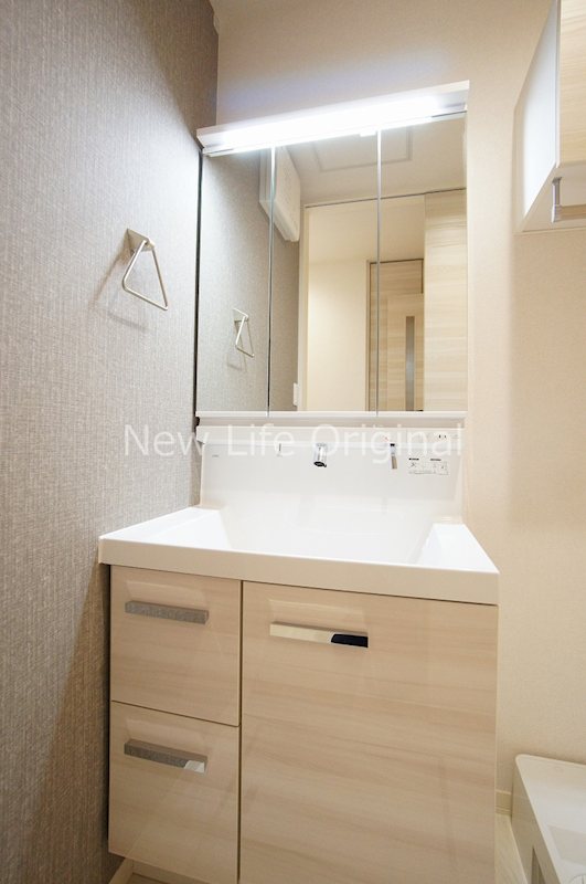 洗面設備　シャワー付きの洗面台です♪