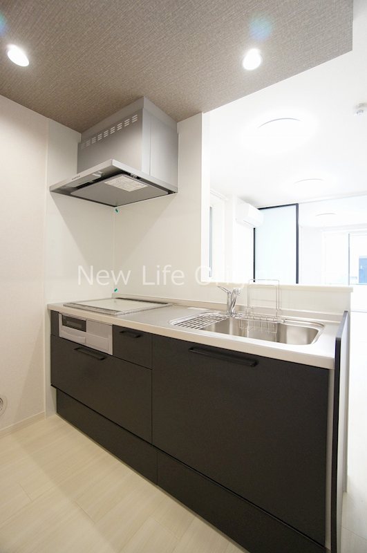 キッチン　グリル付IH3口システムキッチンです♪