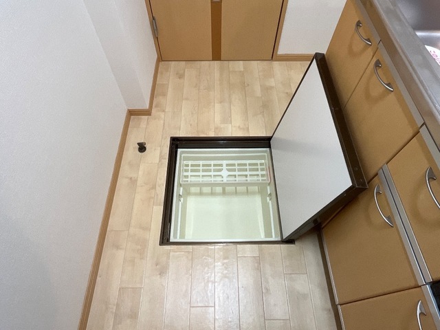 収納　床下収納