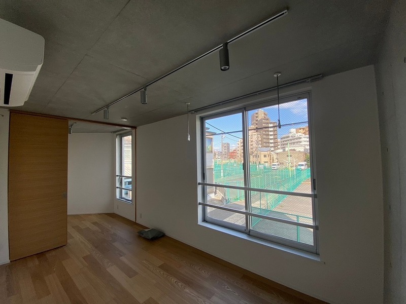 居室・リビング　※別部屋の参考写真です。