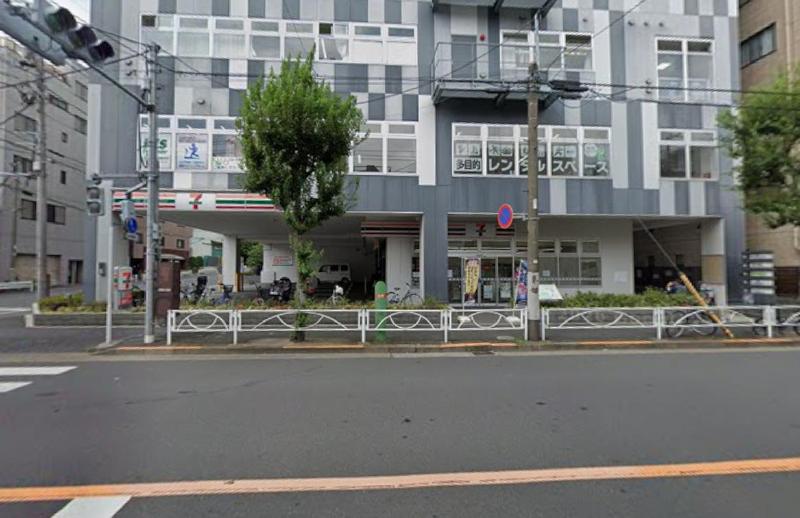 コンビニ　セブンイレブン（コンビニ）まで130m