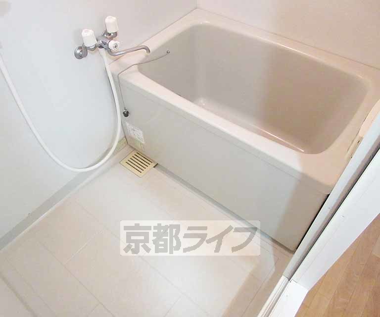 バス・シャワールーム　清潔感のあるバスルームです！