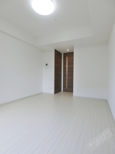 居室・リビング　照明付きです♪