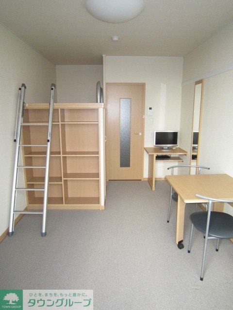 居室・リビング　窓側から撮影