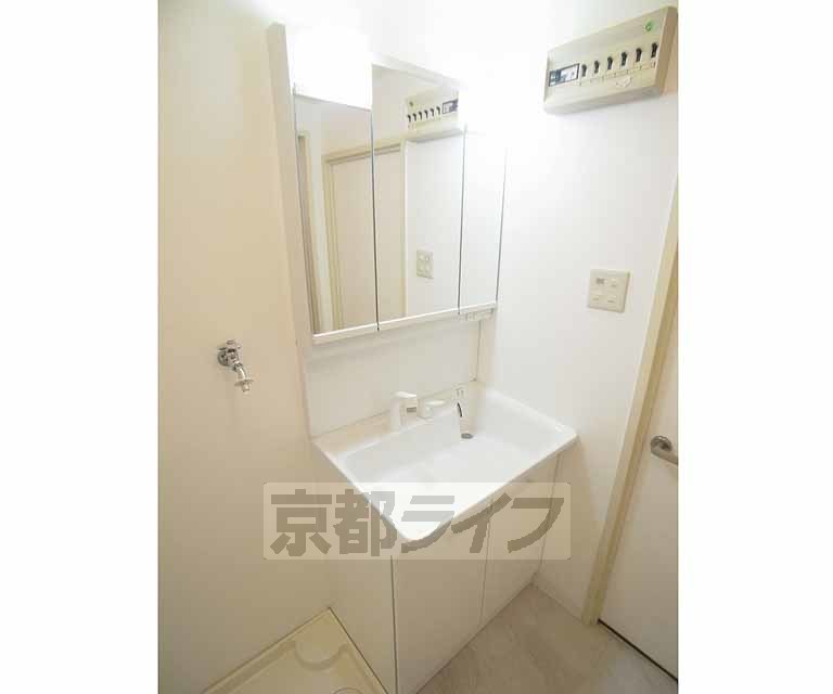 洗面設備　朝シャン楽々シャンプードレッサー付き