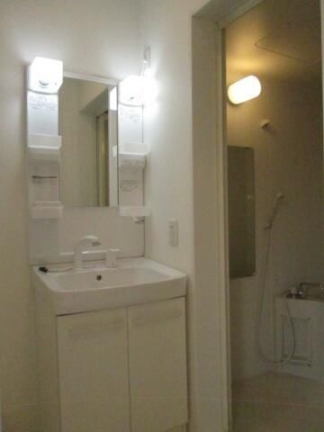 洗面設備　※写真は別号室の参考写真となります。