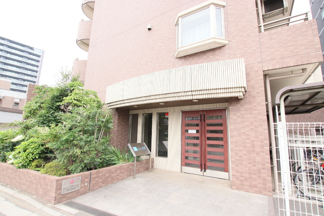 エントランス　オートロック付きのエントランス