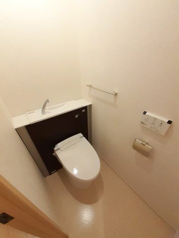トイレ　ゆったりとした空間のトイレです