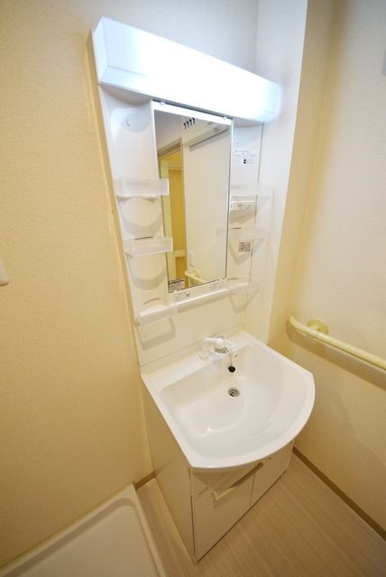 洗面設備　★洗面化粧台つきです★