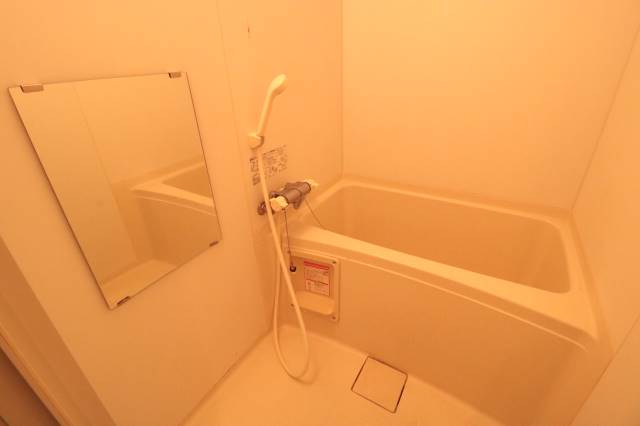 バス・シャワールーム　綺麗な浴室スペース♪