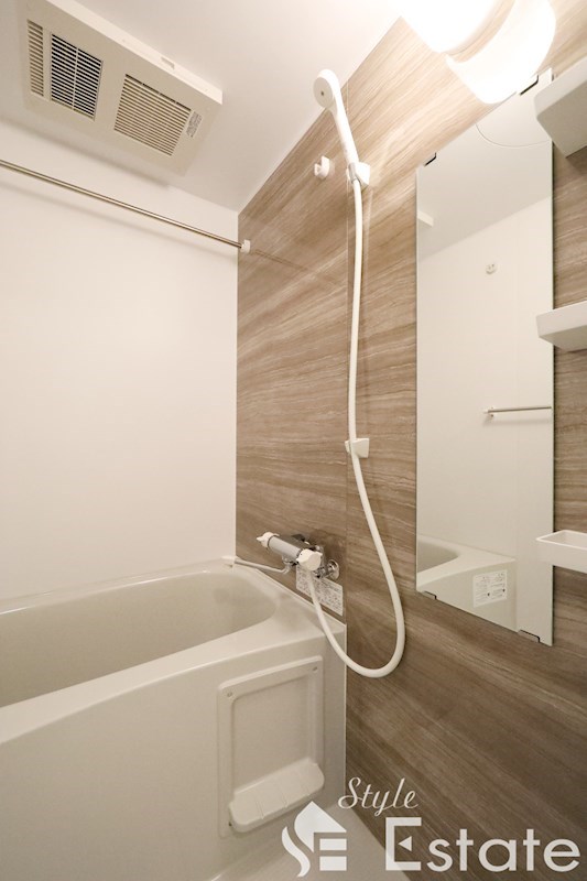 バス・シャワールーム　バスルーム