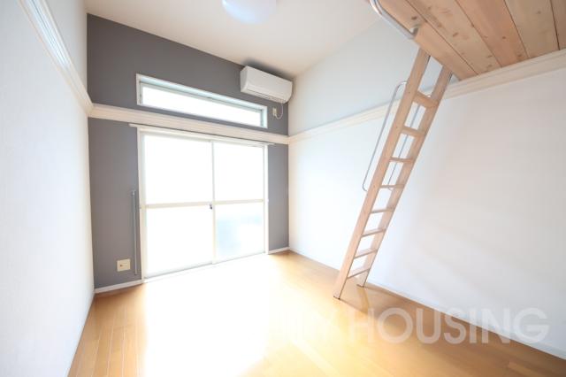 居室・リビング　※同タイプ部屋の写真です。