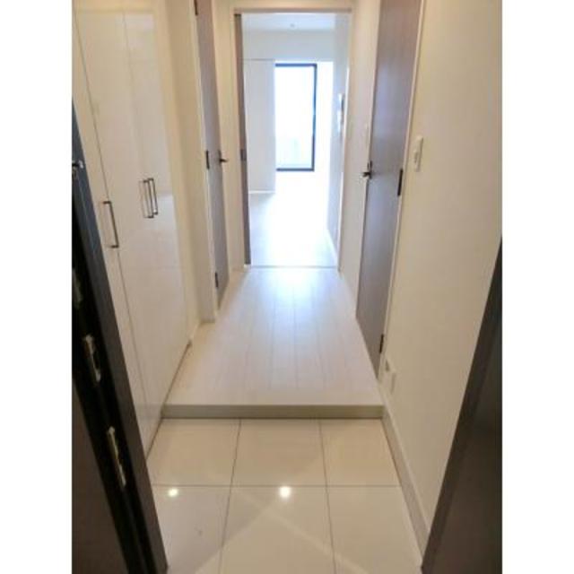 玄関　※写真は同タイプ住戸です。