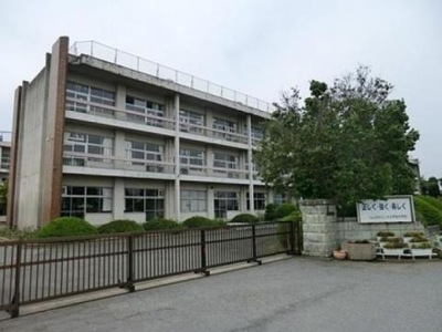 中学校　つくばみらい市立伊奈中学校（中学校）まで444m