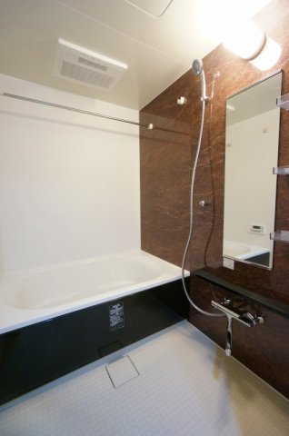 バス・シャワールーム　お風呂で日々の疲れを落としましょう