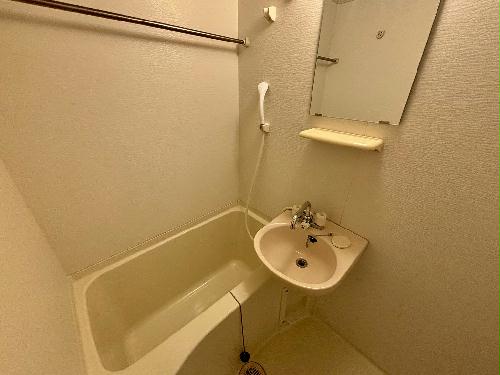 バス・シャワールーム　設備・仕様は号室により異なる為、現況を優先いたします。